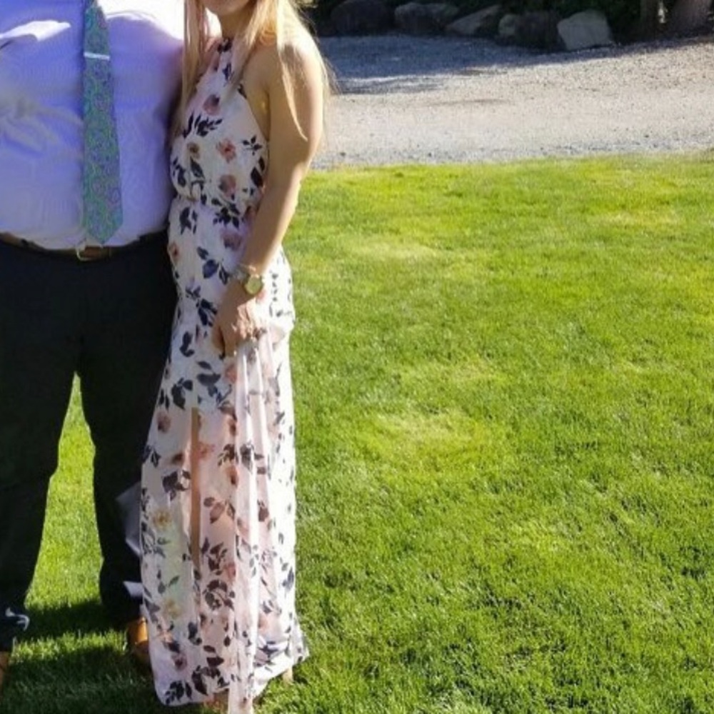 Ali and Jay maxi dress. EUC. Size XS.